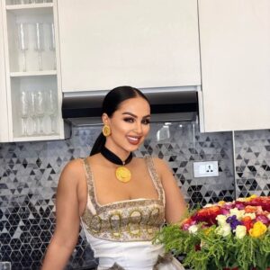 “ጽባቀ ኣብ ነፍሲ ወከፍ ዝርዝር፣ ግርማ ኣብ ነፍሲ ወከፍ ቅርጺ። እዚ ክዳን ሓበሻ ንዝኾነ ፍሉይ መዓልቲ ጽባቐ ዝውስኽ እዩ።”