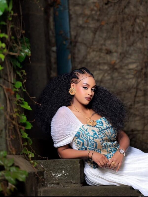 ክትርእይዮ ትፈትው፣ ክትለብስዮ ትምነዪ “Elegant Traditional Dress…”