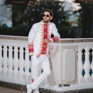“ክዳን ሓበሻ ግርማ ንደቂ ተባዕትዮ፣ ብፍጹም ጥበብ።”
