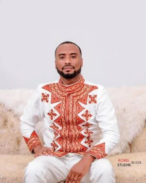 “ንወዲ ተባዕታይ ዝግባእ ቅዲ፣ ዝስሕብ ግርማ።”