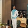 “ንደቂ ተባዕትዮ ዝተፈጥረ ግርማ፣ ብሓበሻዊ ቅዲ።”